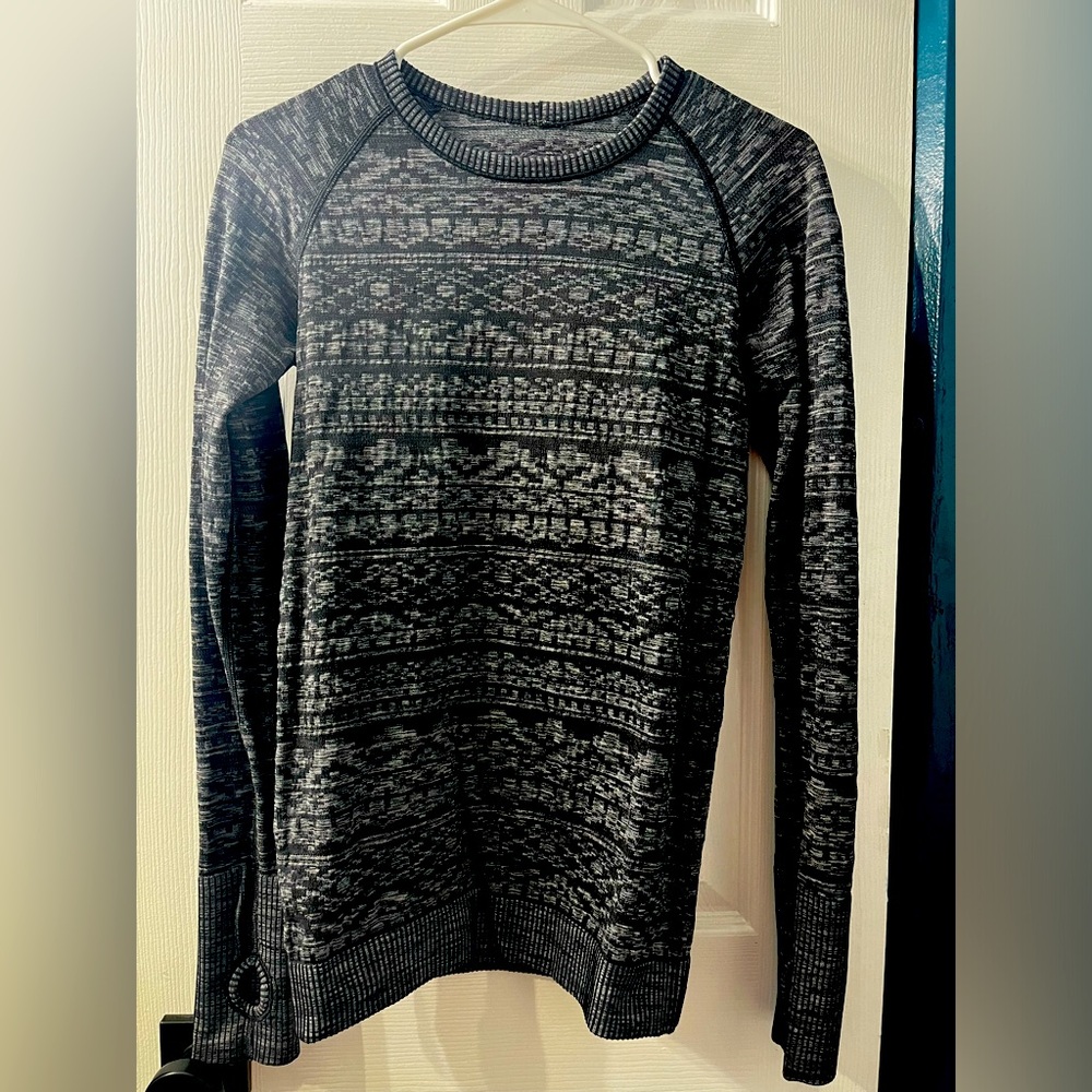 Long sleeve lululemon gray swiftly size 4